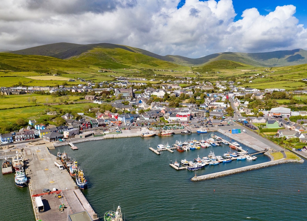 dingle harbour cottages 3 bed sleeps 6