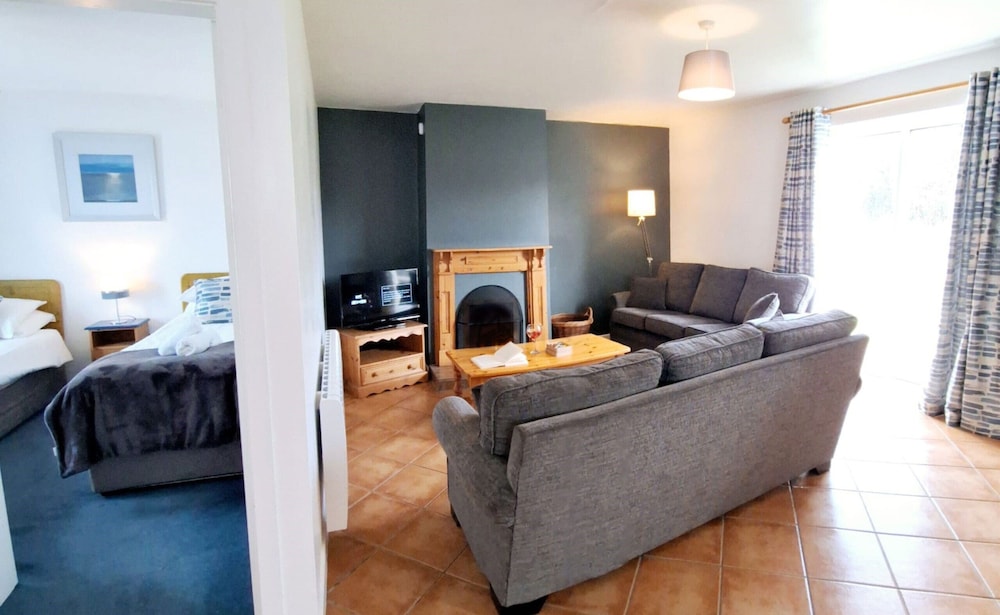 dingle harbour cottages 3 bed sleeps 6