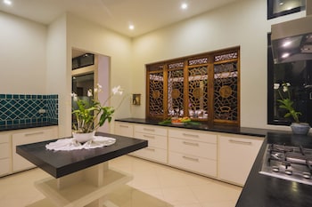 stunning oceanview villa taipan