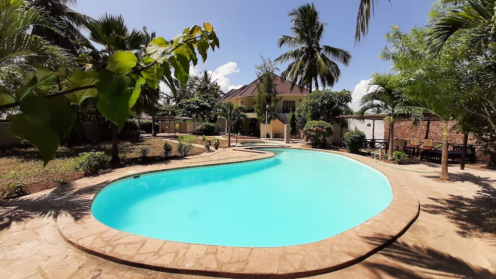 villa black pearl