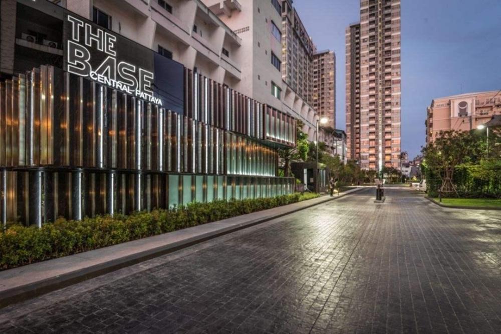the base pattaya by feng