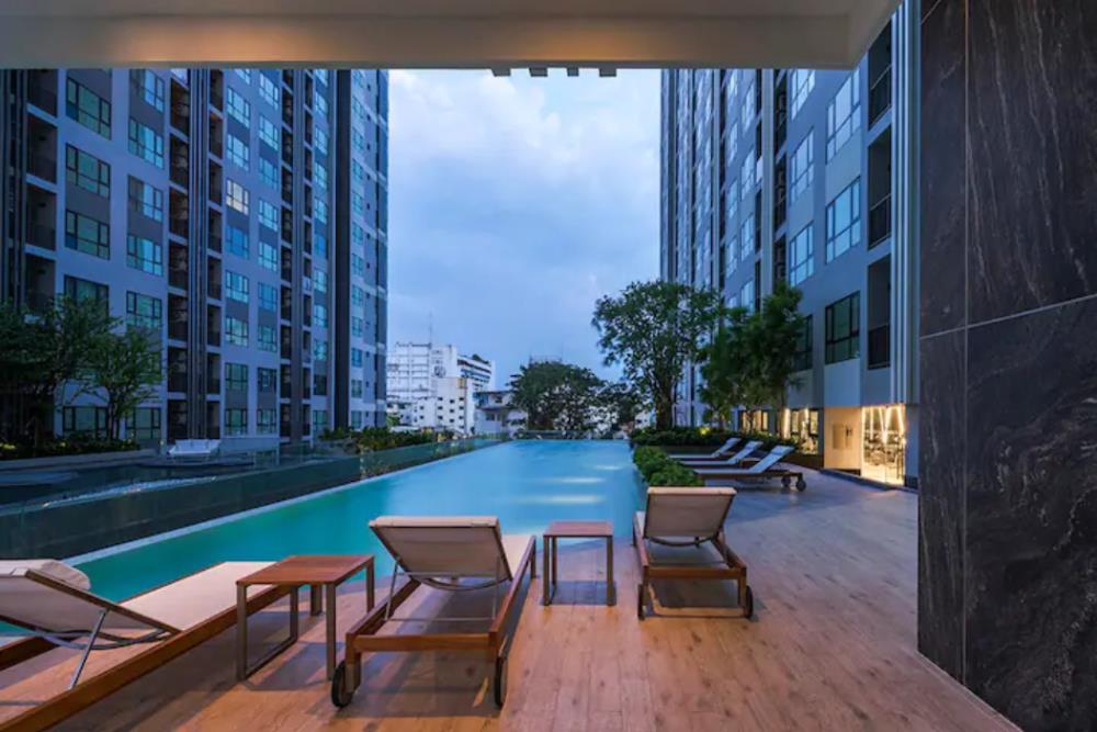 the base pattaya by feng