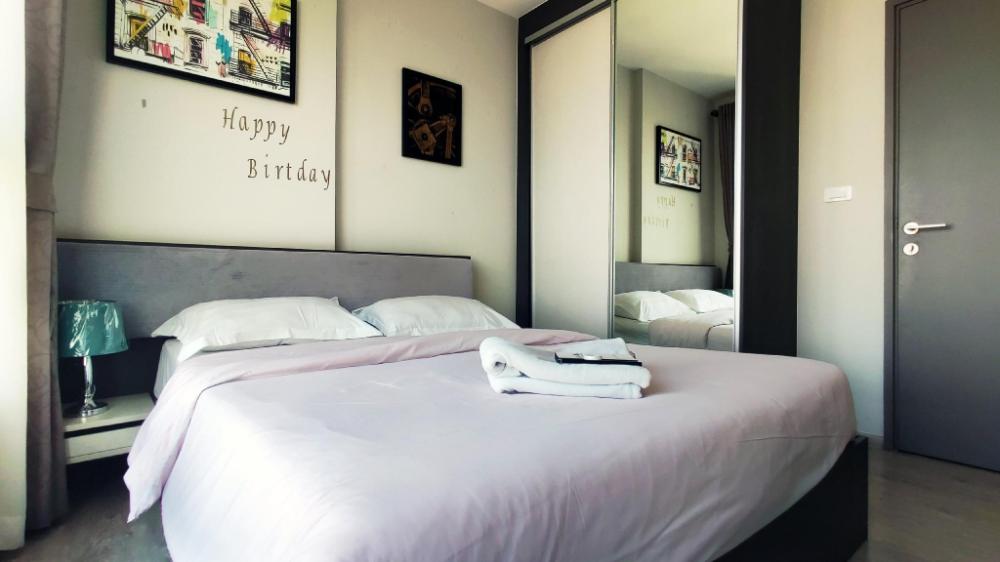 the base pattaya by feng