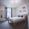 stylish and spacious two bed in aberdeens west end