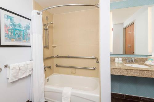 hilton garden inn boca raton