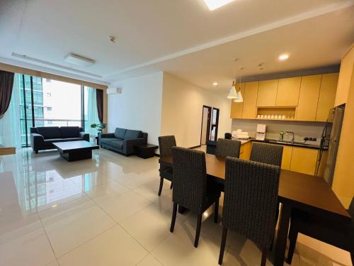 imperial grand suite apartment kuching