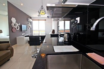 merlene suites at mansion one