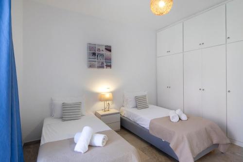 Irene Apartments,Corfu>>Agios Gordios,3 star