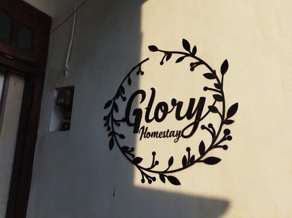 glory homestay