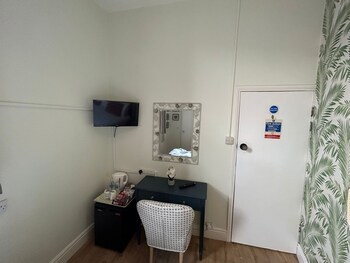 the lyndhurst guest house