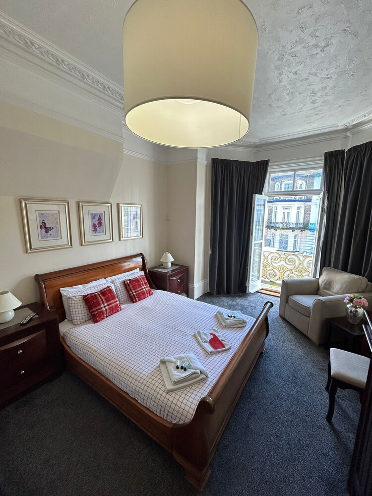 the lyndhurst guest house