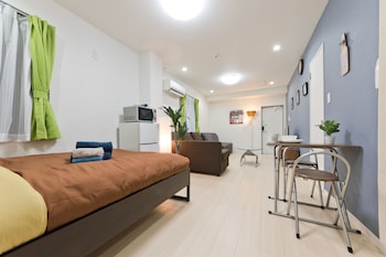 mini hotel shinjuku front 101