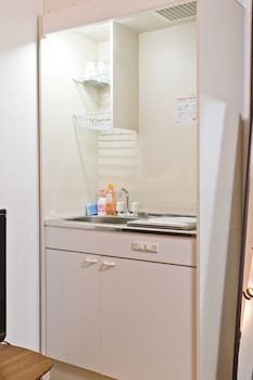 mini hotel shinjuku front 101