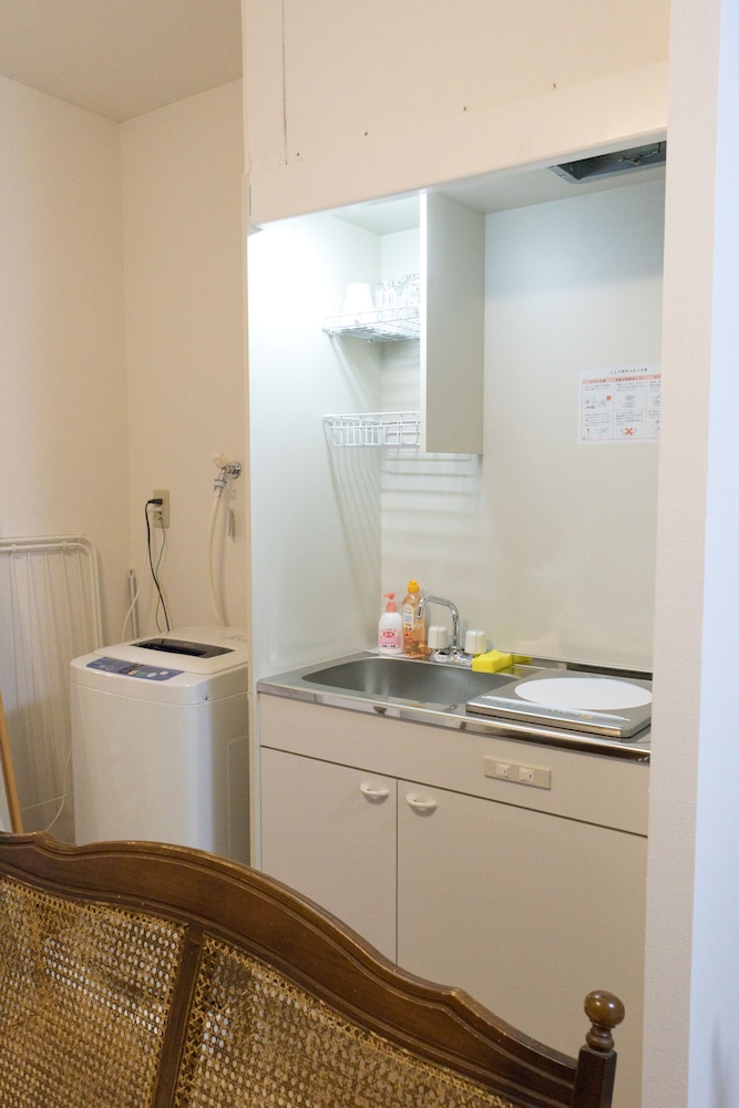 mini hotel shinjuku front 101