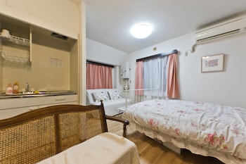 mini hotel shinjuku front 101