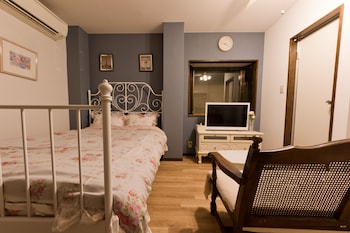 mini hotel shinjuku front 101
