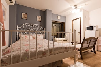 mini hotel shinjuku front 101