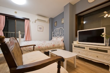 mini hotel shinjuku front 101