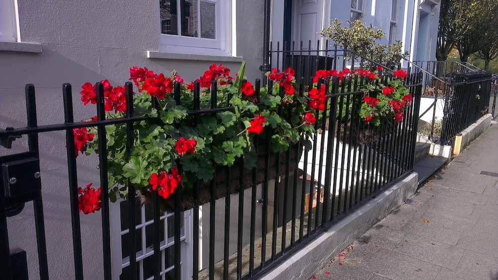 1 bed below deck by pureserviced