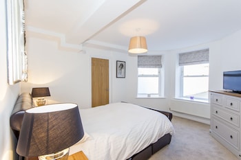 1 bed below deck by pureserviced