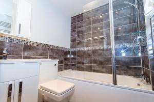 1 bed below deck by pureserviced