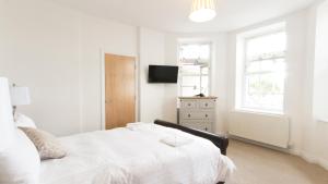 1 bed below deck by pureserviced