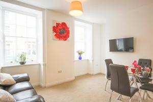 1 bed below deck by pureserviced