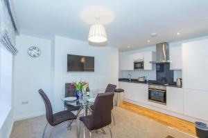 1 bed below deck by pureserviced