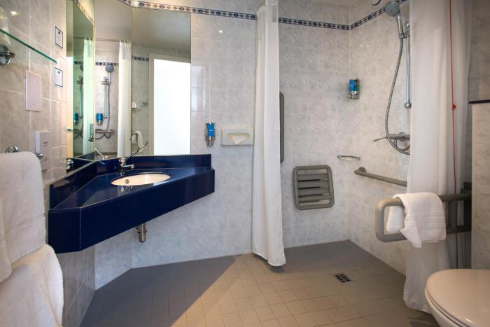holiday inn express droitwich spa an ihg hotel