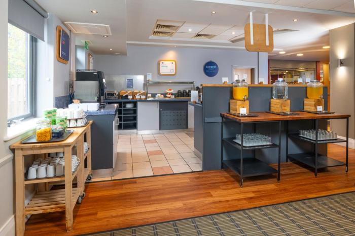 holiday inn express droitwich spa an ihg hotel