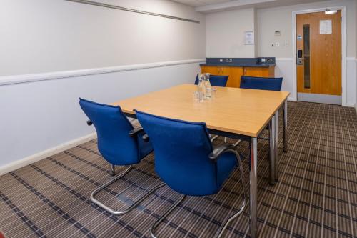 holiday inn express droitwich spa an ihg hotel