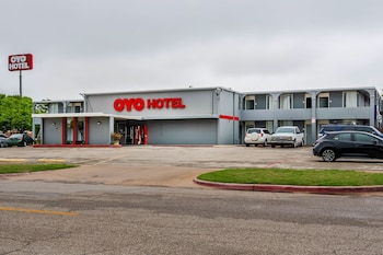 oyo hotel wichita falls downtown