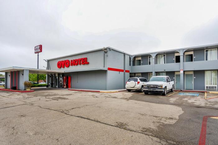 oyo hotel wichita falls downtown