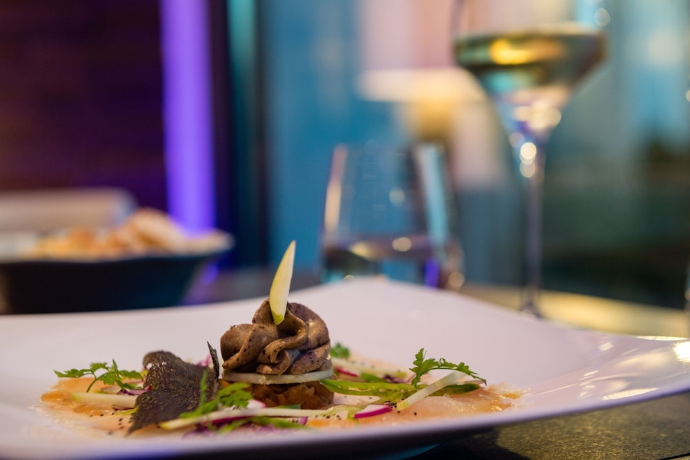hotel the originals restaurant les ormes