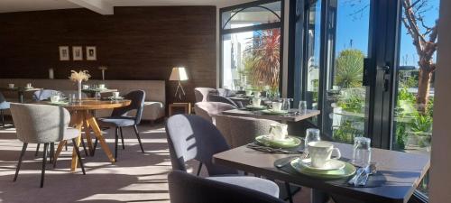 hotel the originals restaurant les ormes