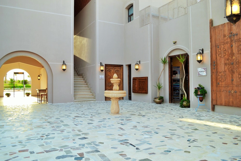 rohanou beach resort