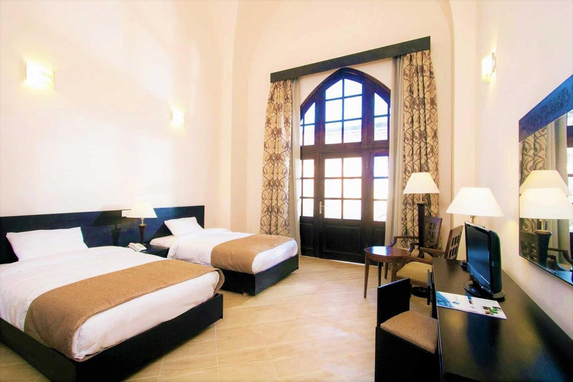 rohanou beach resort