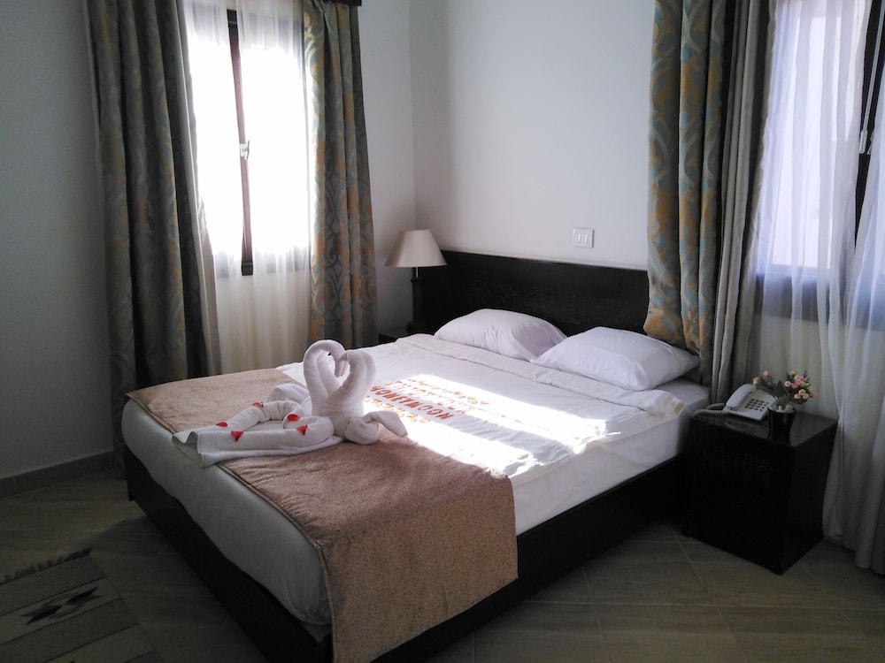 rohanou beach resort