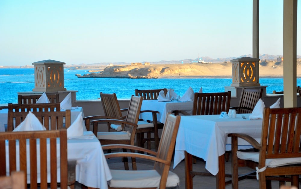 rohanou beach resort