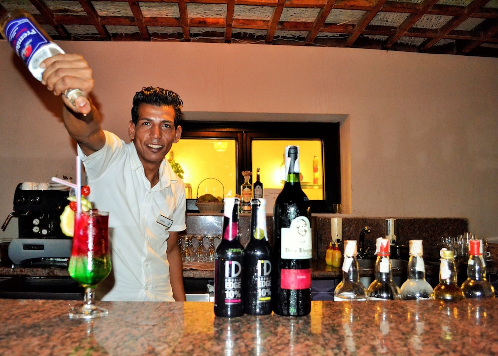 rohanou beach resort