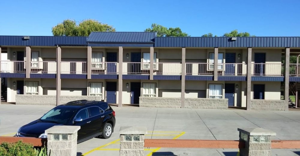 red arrow inn and suites