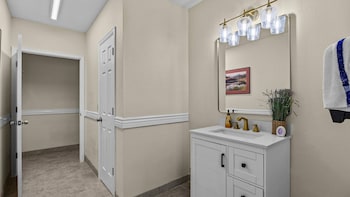 red arrow inn and suites