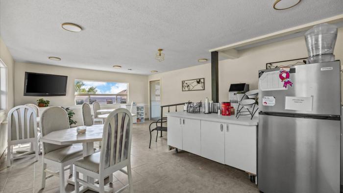 red arrow inn and suites