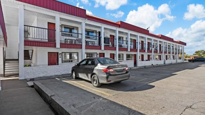 red arrow inn and suites