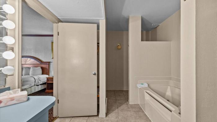 red arrow inn and suites