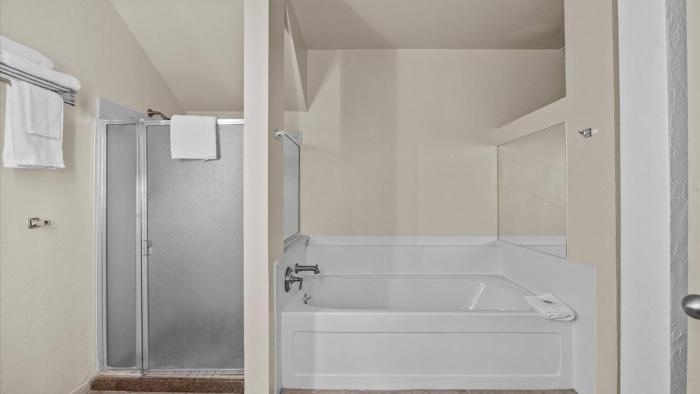 red arrow inn and suites