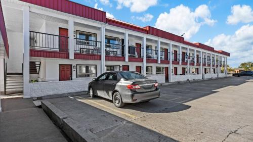 red arrow inn and suites