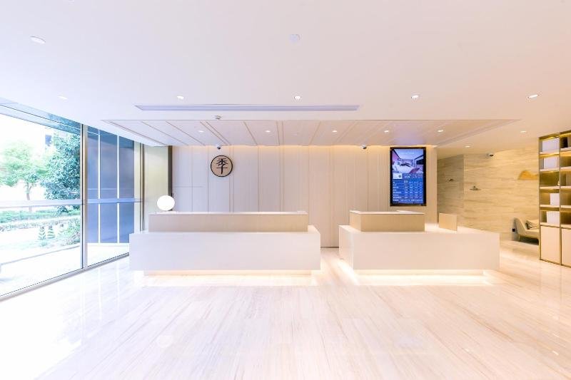 ji hotel shanghai hongqiao airport qixin road