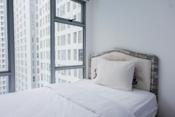 spacious 3br apartment at m town residence