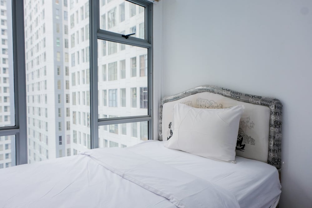 spacious 3br apartment at m town residence